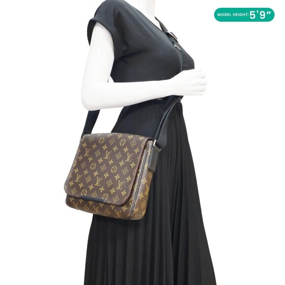 Louis Vuitton  District PM Monogram Canvas Messenger Bag Brown - Picture 2 of 16